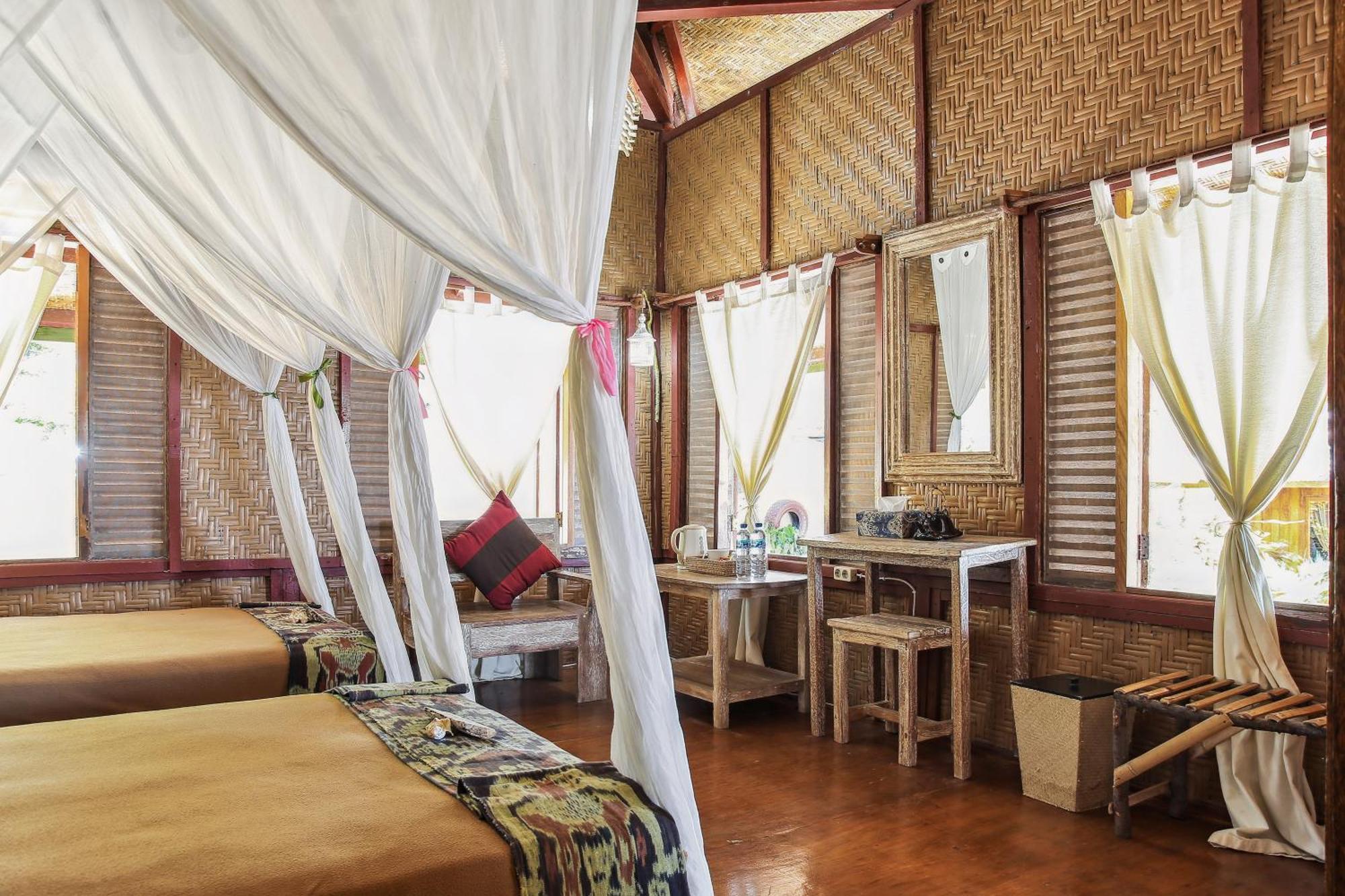 Cemara Beachfront Suite Mondu Экстерьер фото
